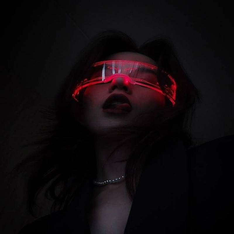 pfp aesthetic dark and moody