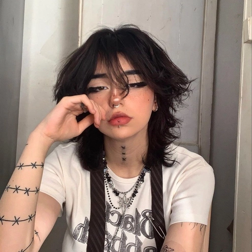 aesthetic grunge pfp graphic