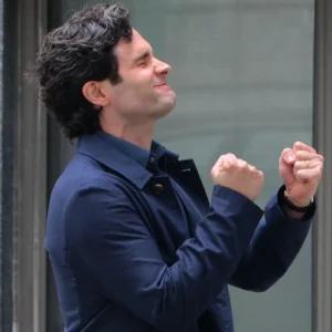 joe goldberg pfp aesthetic netflix