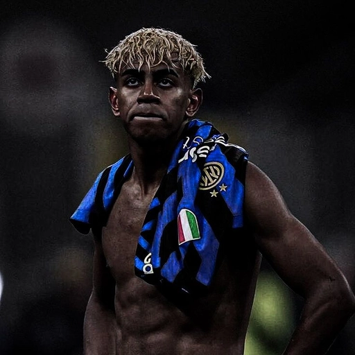 lamine yamal young footballer pfp