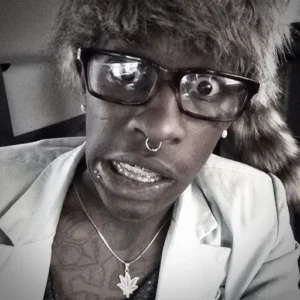young thug pfp bold look
