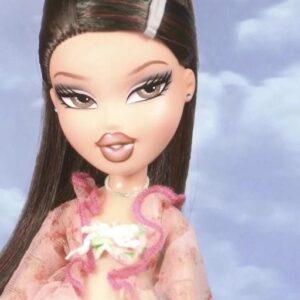 bratz pfp bold eyeliner style