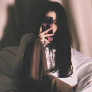 bright pfp girl close shot