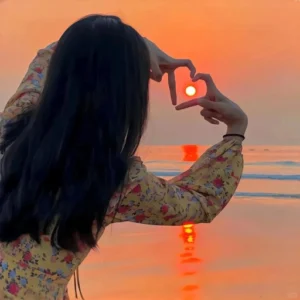 relaxed pfp girl in sunlight